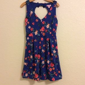 Candie’s Floral dress size large